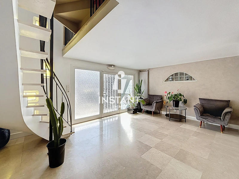 Maison traditionnelle - 144 m² - 6 pièces