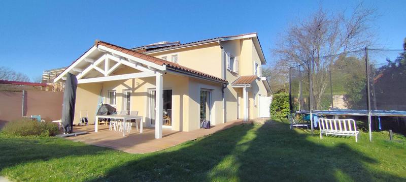 Maison - 121 m² - 5 pièces