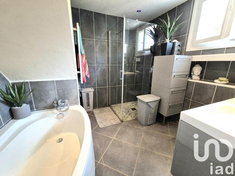 Maison - 202 m² - 5 pièces