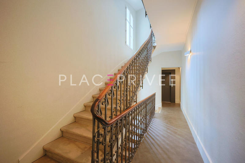 Bureau - 128 m² - 4 pièces