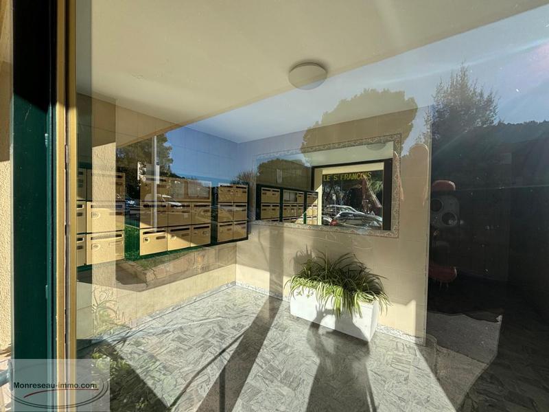 Appartement - 93 m² - 4 pièces