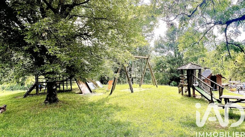 Maison - 300 m² - 5 pièces