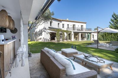 Villa - 420 m² - 8 pièces