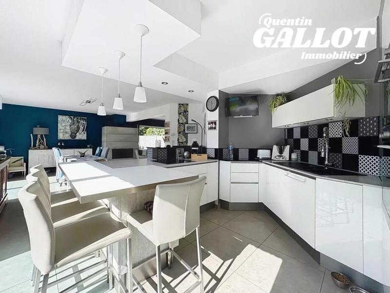 Maison - 156 m² - 5 pièces