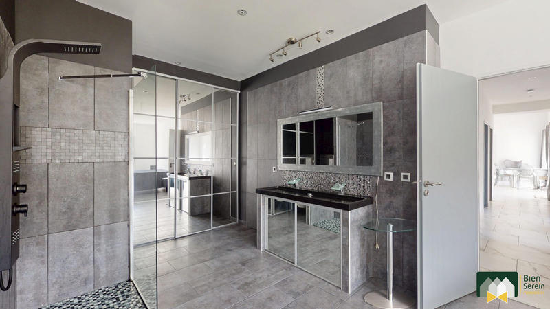 Maison - 190 m² - 7 pièces