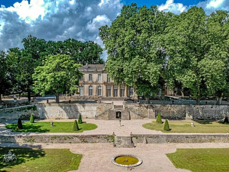 Manoir - 2 500 m² - 38 pièces