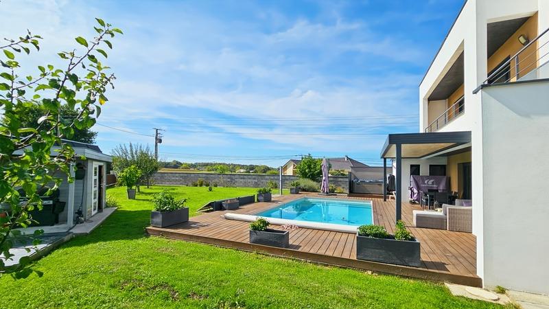 Maison - 161 m² - 6 pièces