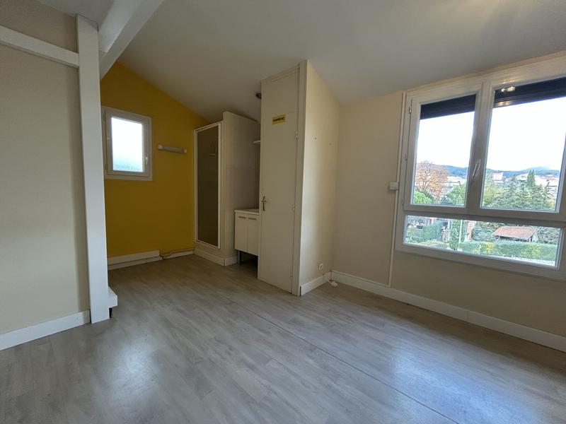 Duplex - 121 m² - 6 pièces