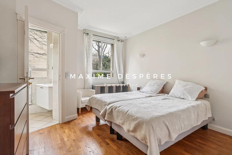 Appartement - 234 m² - 7 pièces