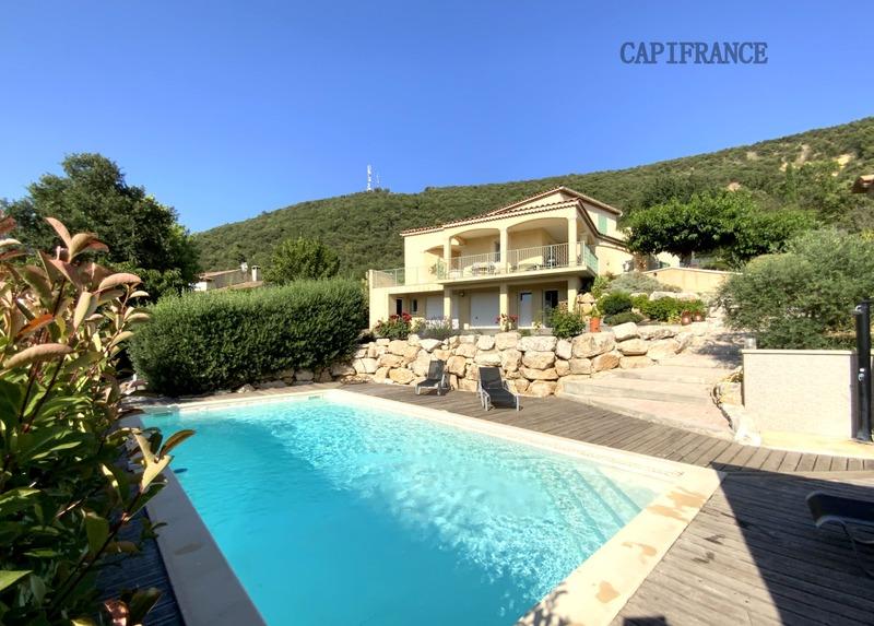 Maison - 192 m² - 7 pièces