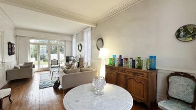 Maison bourgeoise - 202 m² - 8 pièces