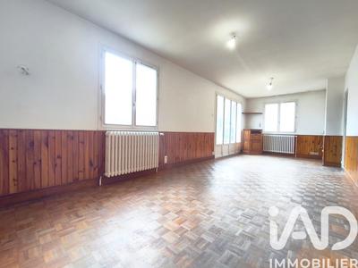 Maison - 90 m² - 5 pièces