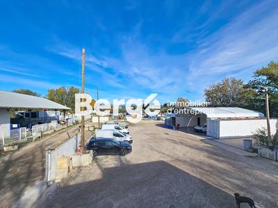 Terrain commercial - 2 000 m²