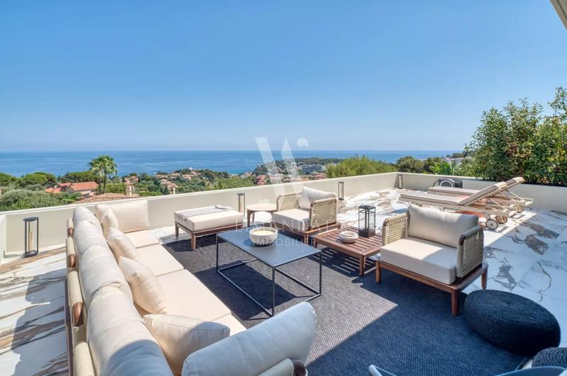 Villa - 286 m² - 6 pièces