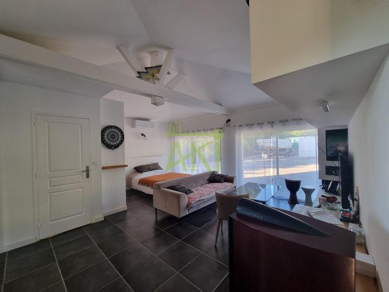 Maison - 278 m² - 9 pièces