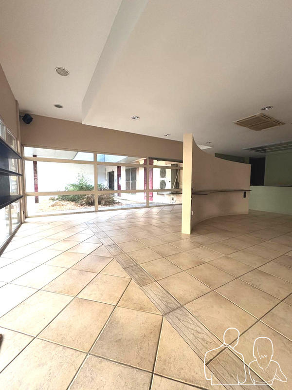 Local commercial - 90 m² - 3 pièces