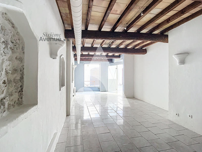 Local commercial - 85 m² - 2 pièces