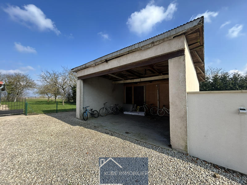 Propriété - 355 m² - 9 pièces