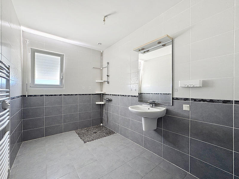 Maison - 169 m² - 12 pièces