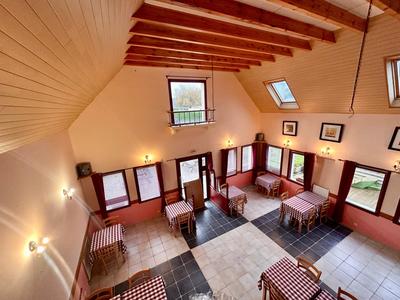 Local commercial - 128 m² - 2 pièces