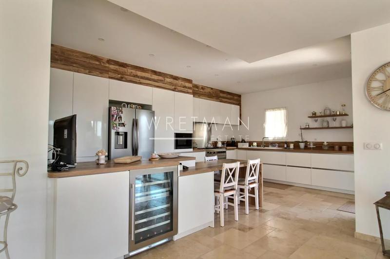 Villa - 210 m² - 6 pièces