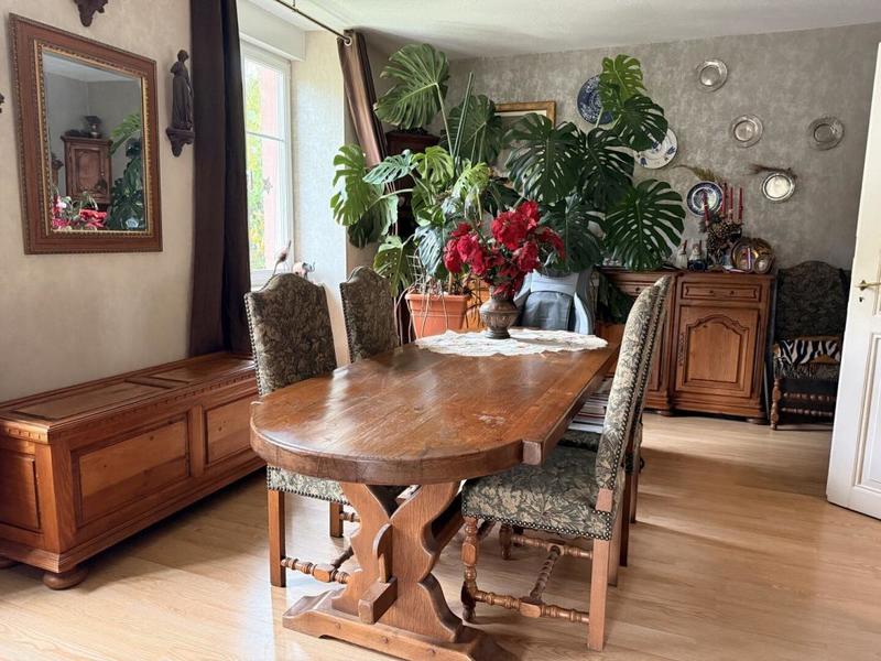 Maison de maîtres - 252 m² - 11 pièces