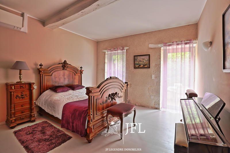 Maison ancienne - 203 m² - 7 pièces