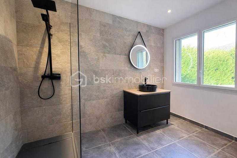 Maison - 186 m² - 5 pièces