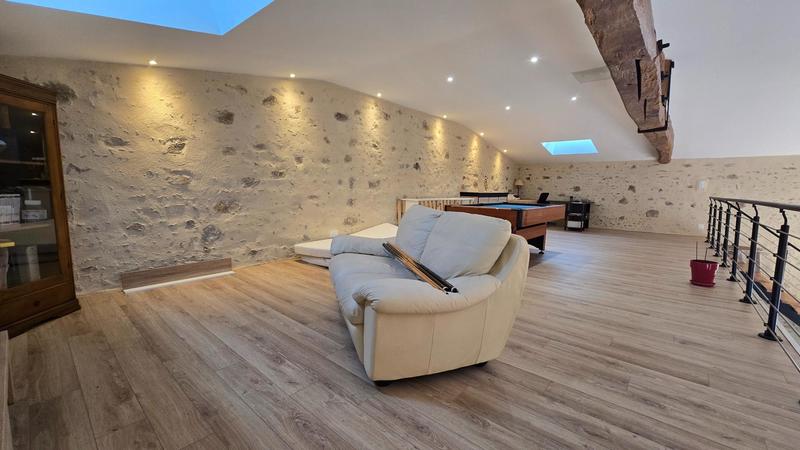 Maison - 280 m² - 4 pièces