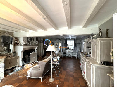 Maison - 240 m² - 8 pièces