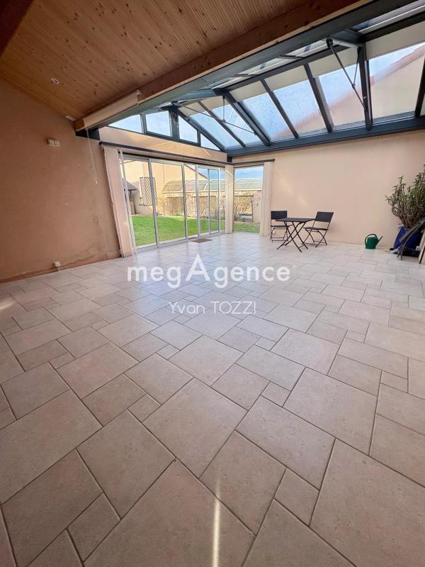 Maison - 330 m² - 10 pièces