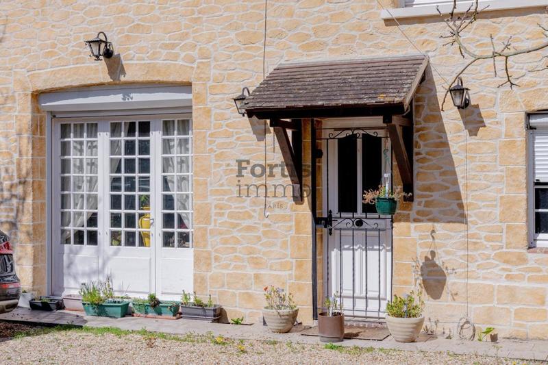 Corps de ferme - 381 m² - 10 pièces