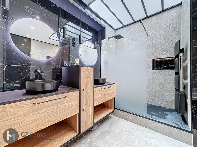 Appartement - 150 m² - 5 pièces