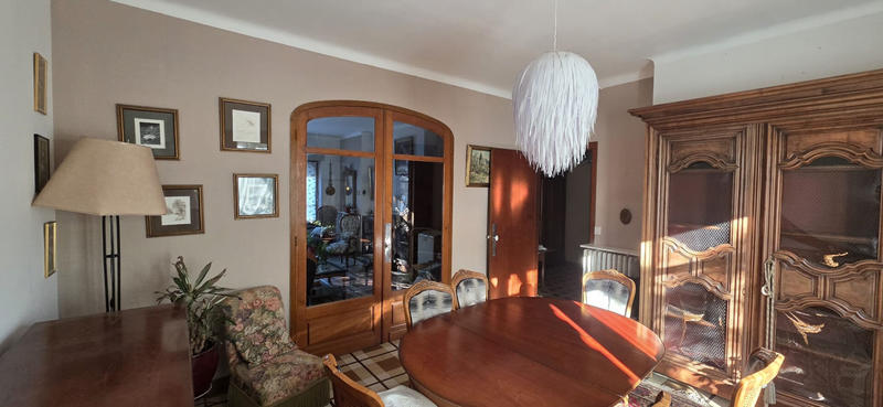 Maison - 335 m² - 15 pièces