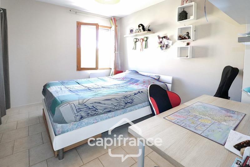 Villa - 100 m² - 5 pièces