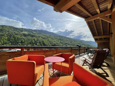 Maison - 241 m² - 8 pièces