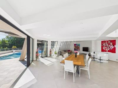 Villa - 335 m² - 7 pièces