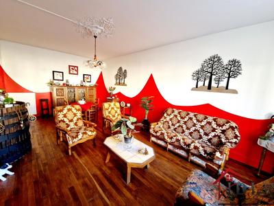 Maison - 260 m² - 6 pièces