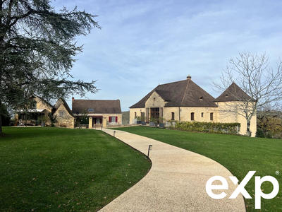 Maison - 465 m² - 13 pièces