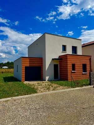 Maison - 104 m² - 5 pièces