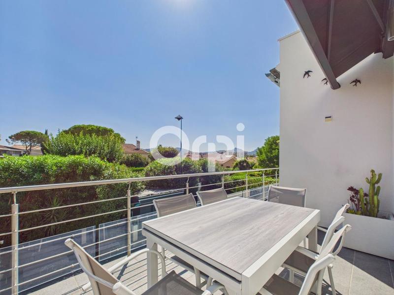 Maison - 260 m² - 6 pièces