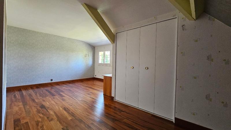 Maison - 247 m² - 7 pièces