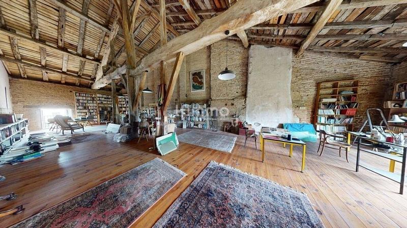 Demeure - 644 m² - 25 pièces