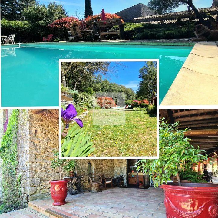 Propriété - 750 m² - 25 pièces