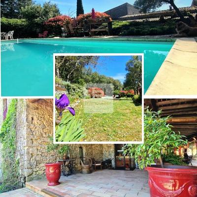 Propriété - 750 m² - 25 pièces