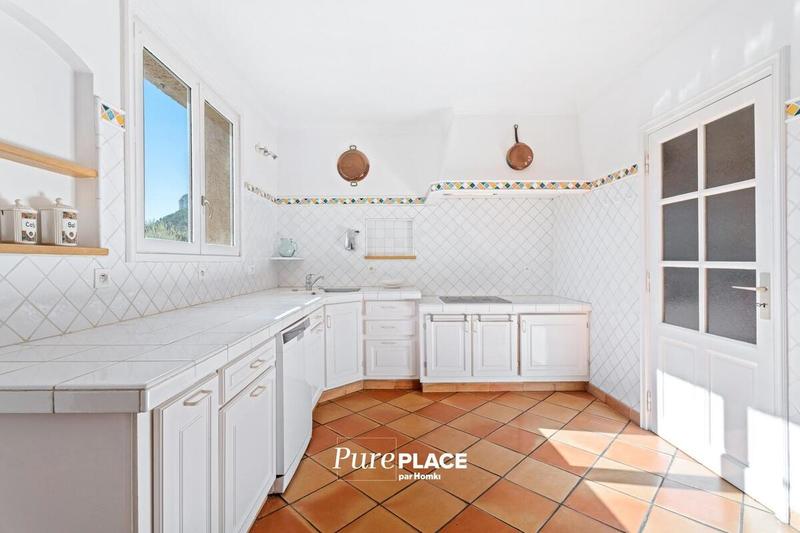 Villa - 236 m² - 6 pièces