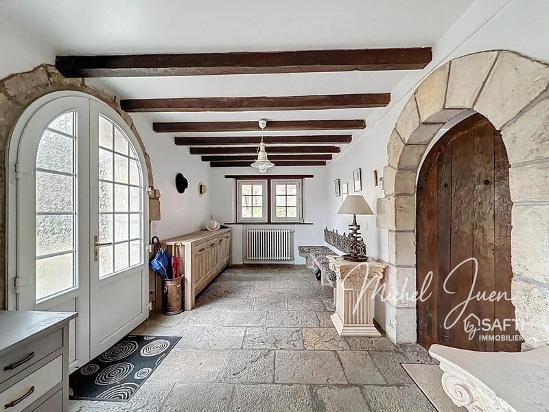 Maison - 253 m² - 5 pièces