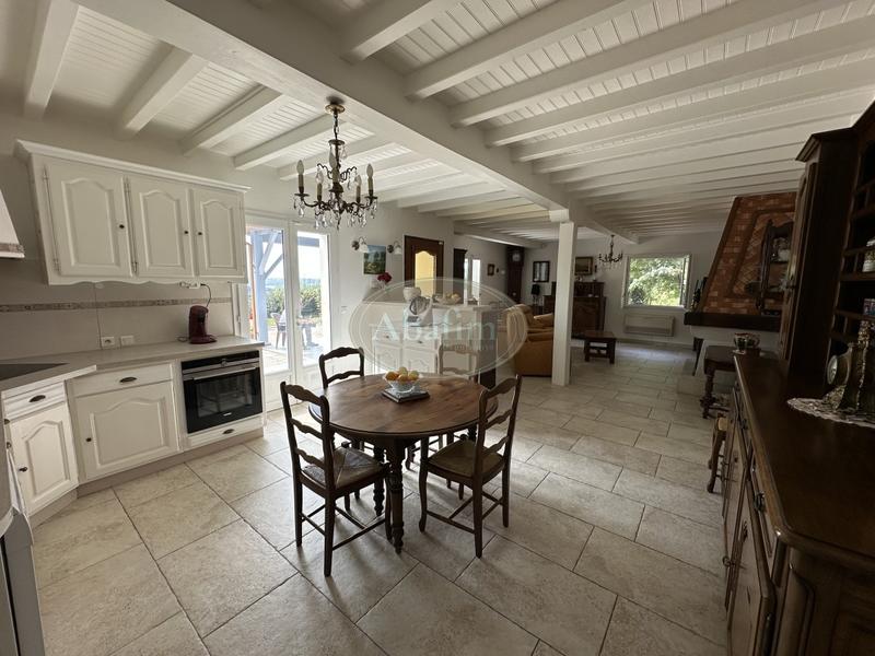 Maison - 165 m² - 6 pièces