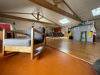 Maison - 410 m² - 6 pièces