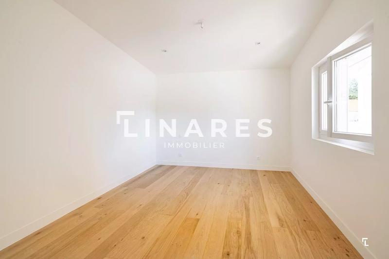 Maison - 196 m² - 6 pièces